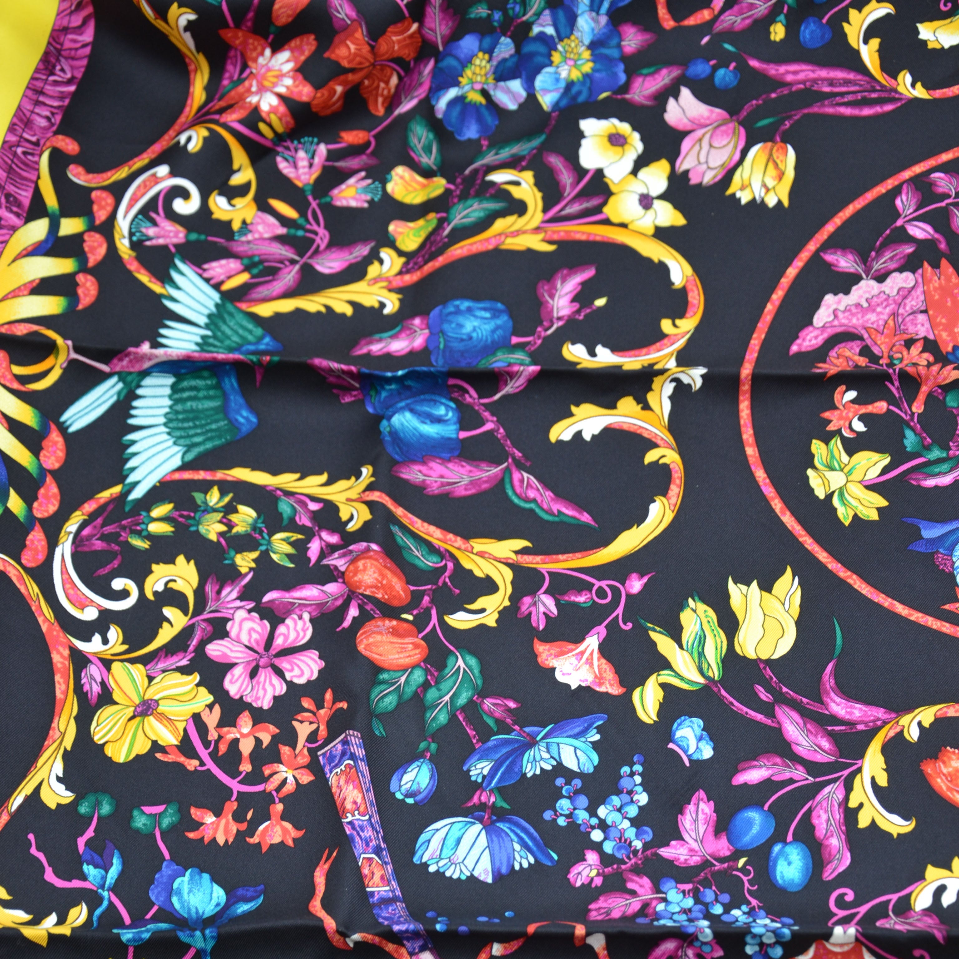 Foulard Hermès Soie Motif Floral