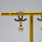 Pendientes Chanel CC Esmalte Rosa y Perla Colgante