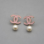 Pendientes Chanel CC Esmalte Rosa y Perla Colgante