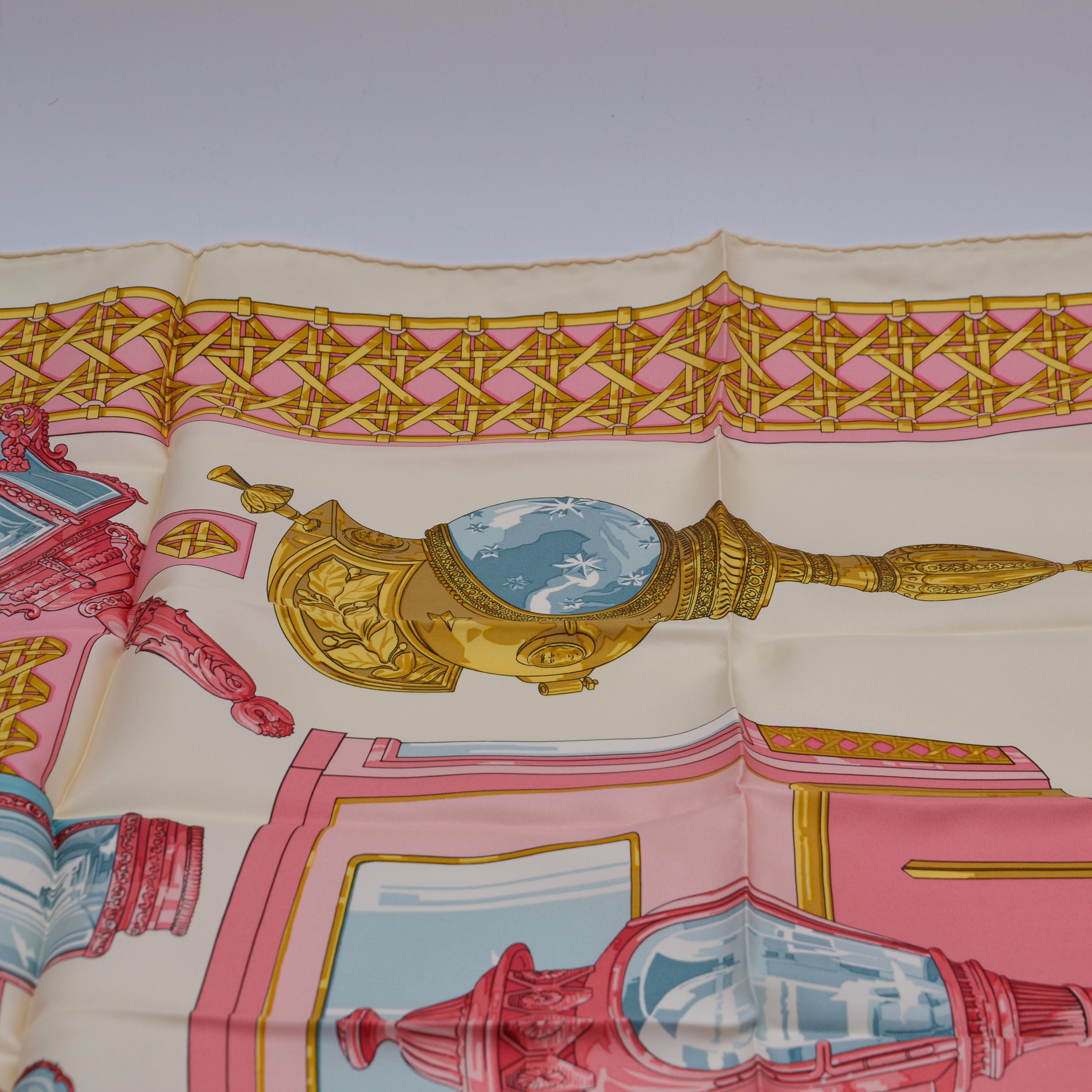 Hermès Carré 90 « Feux De Route »