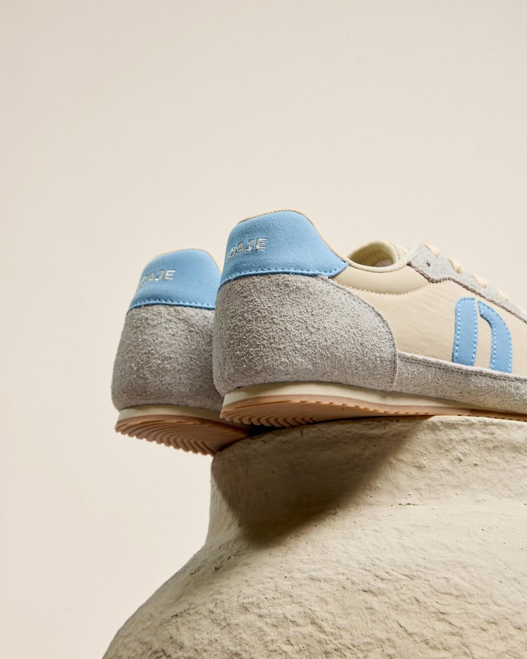 Riya Low Top Sneakers - Beige Blue