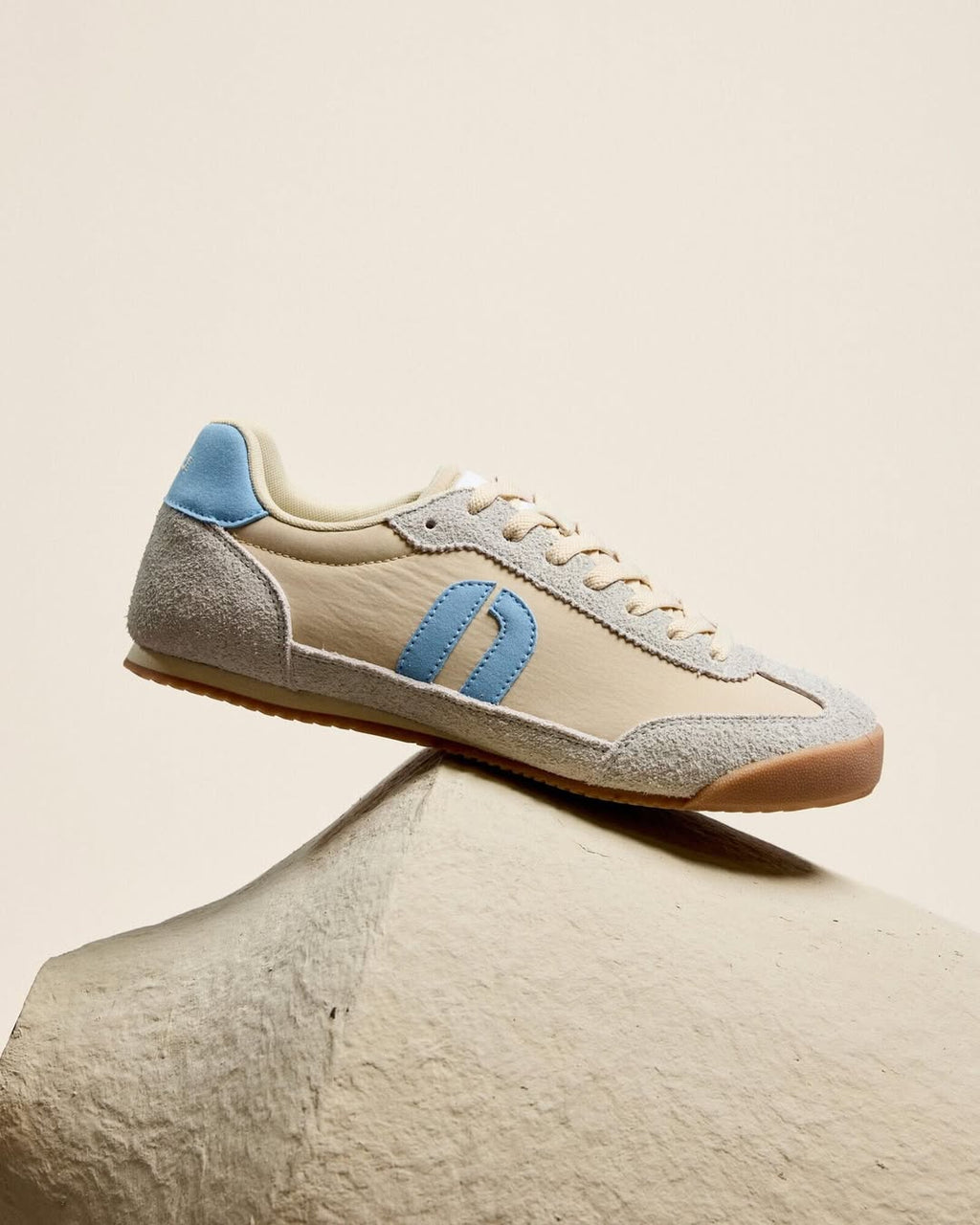 Riya Low Top Sneakers - Beige Blue