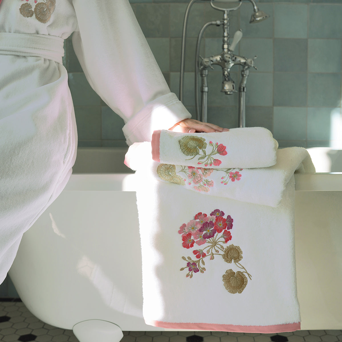 Flânerie - Bath Sheet - White