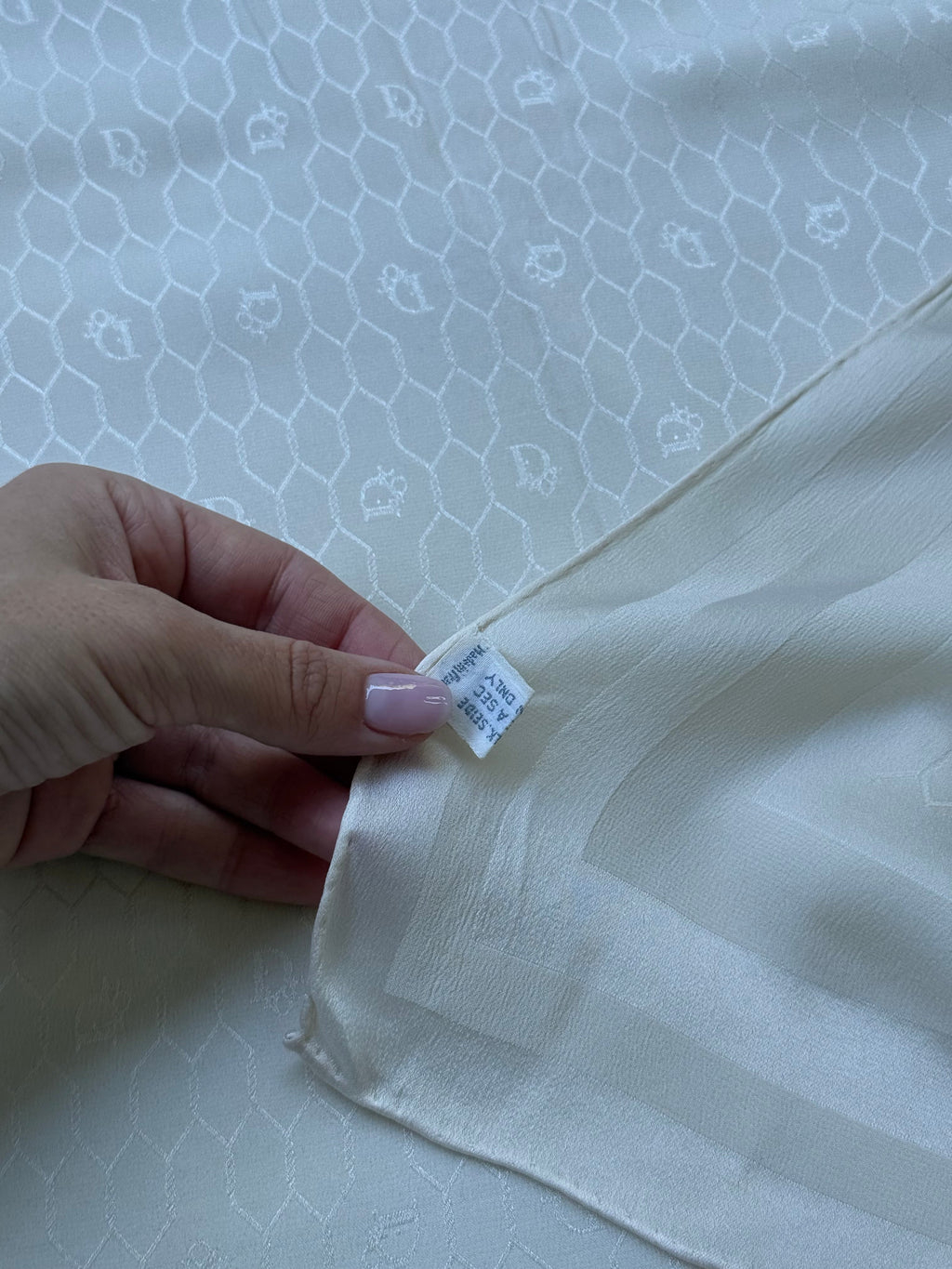 Foulard Christian Dior Vintage – Monogramme Ton Sur Ton