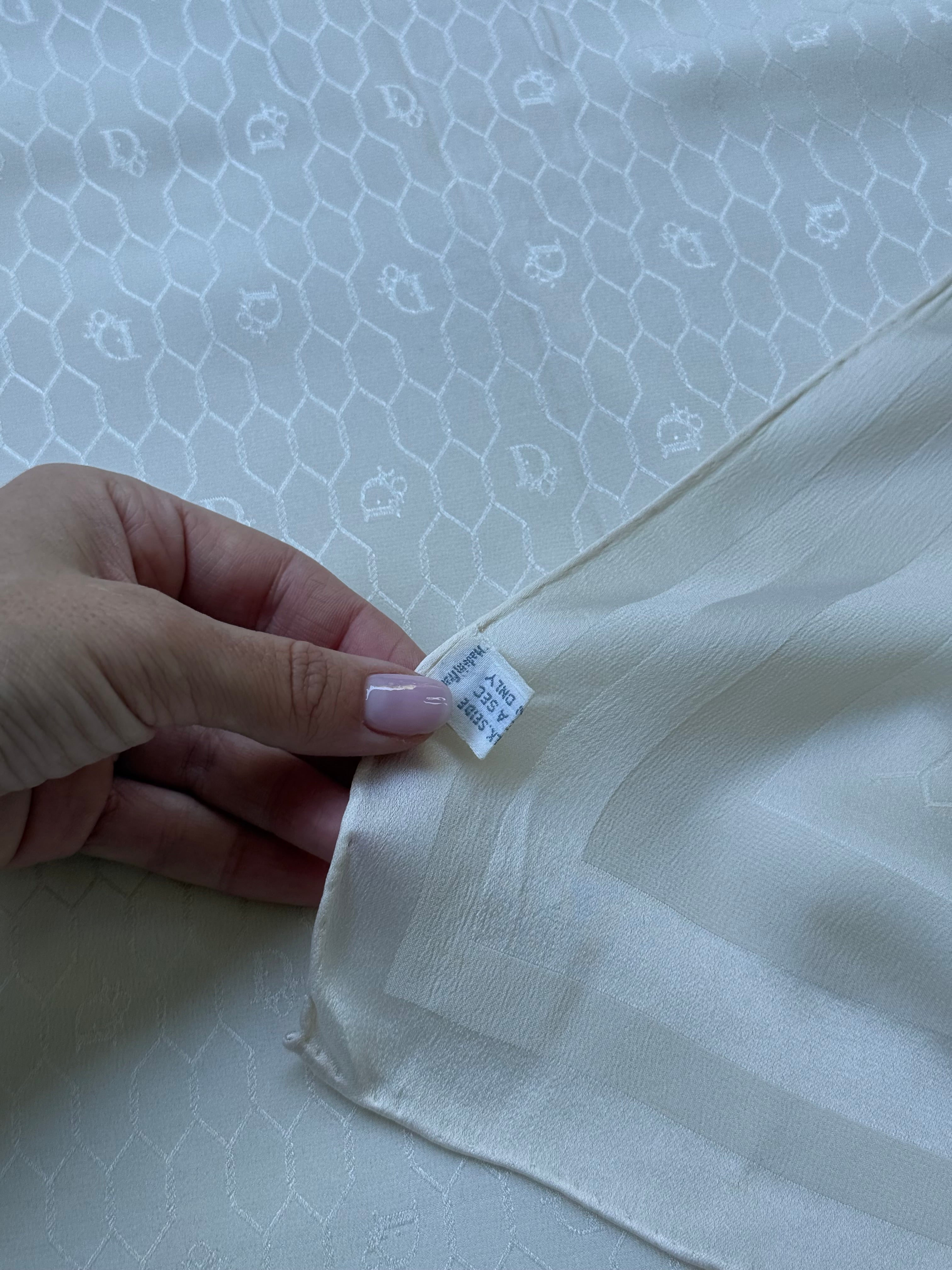 Foulard Christian Dior Vintage – Monogramme Ton Sur Ton