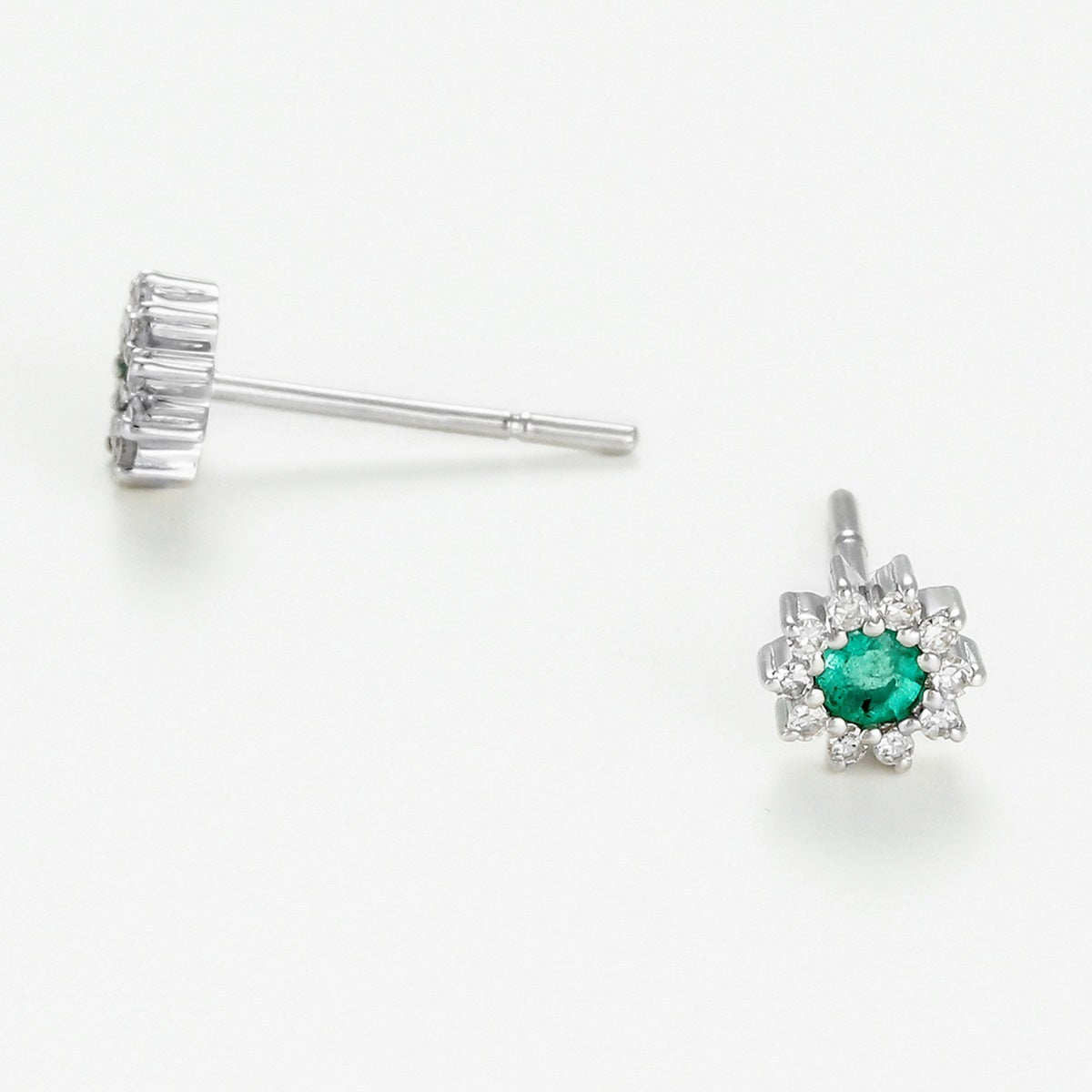 Emerald Star Earrings D0.12/24 E0.30/2 - White Gold