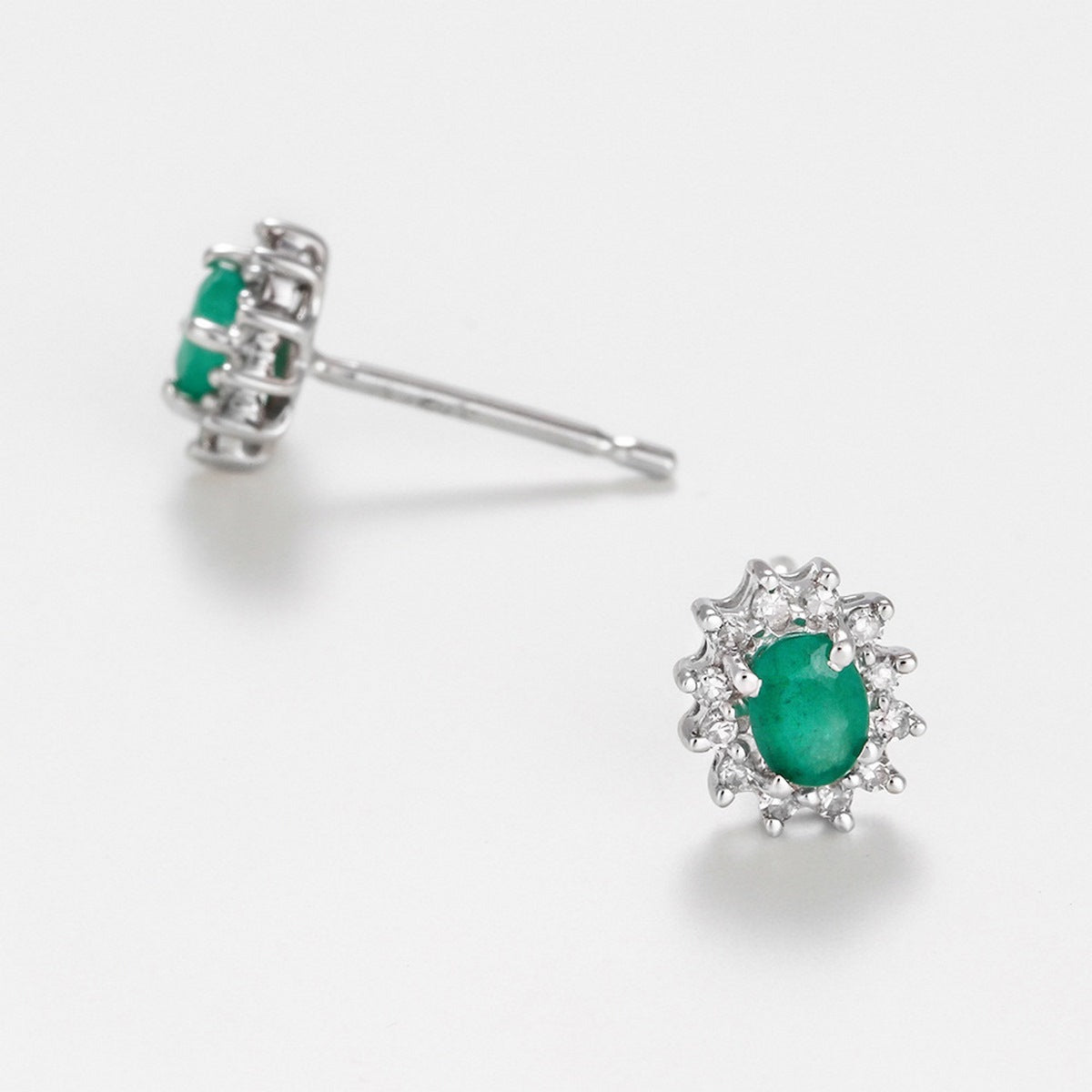 Emerald Star Earrings D0.12/24 E0.30/2 - White Gold