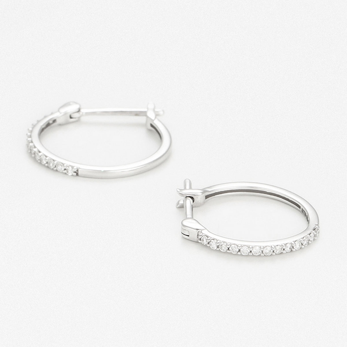 Pendientes de Diamantes “Sublime Creole” 0.10Ct/26 – Oro Blanco
