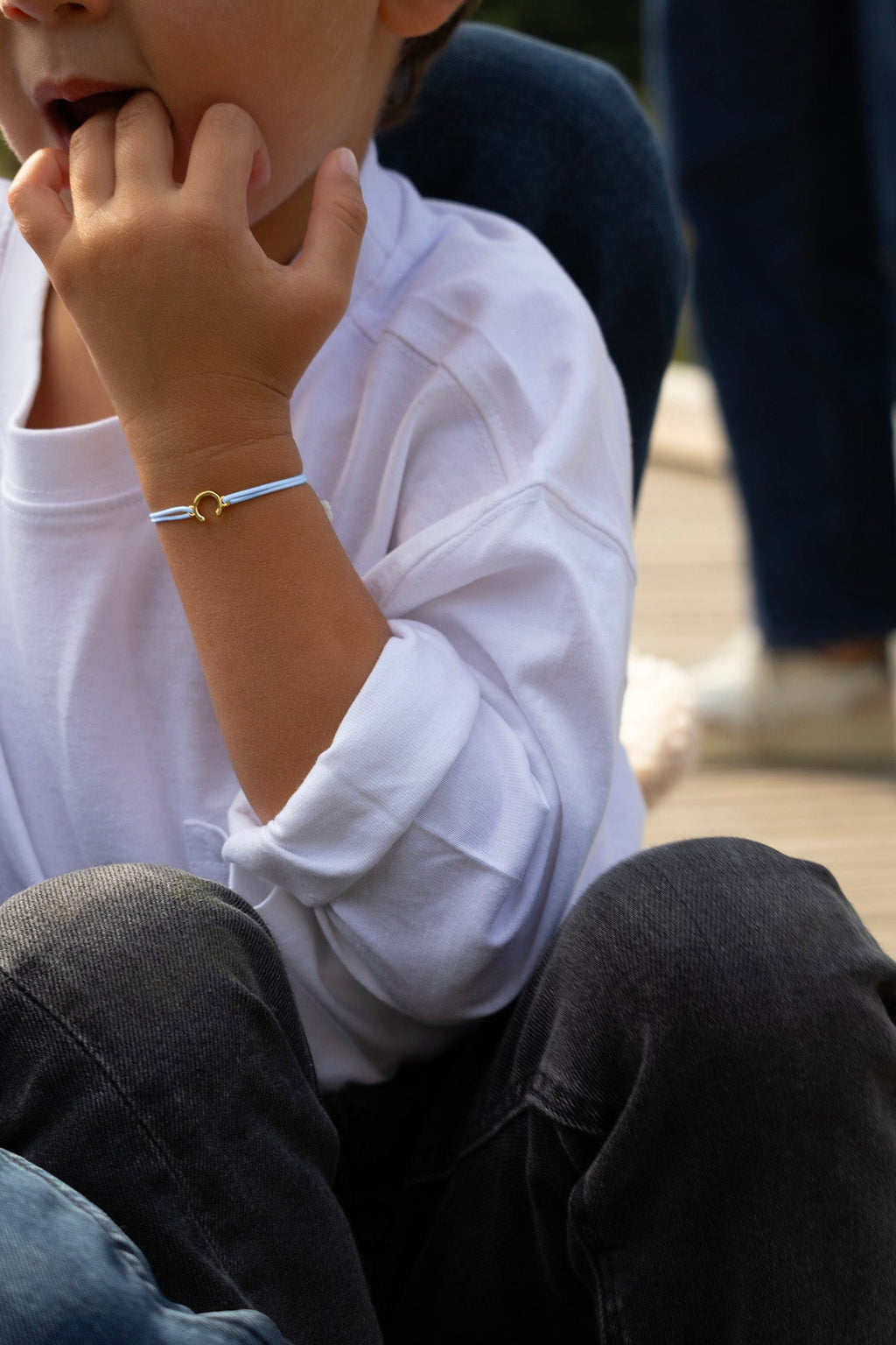 Pulsera de Letras Doradas Infantil - Azul Cielo