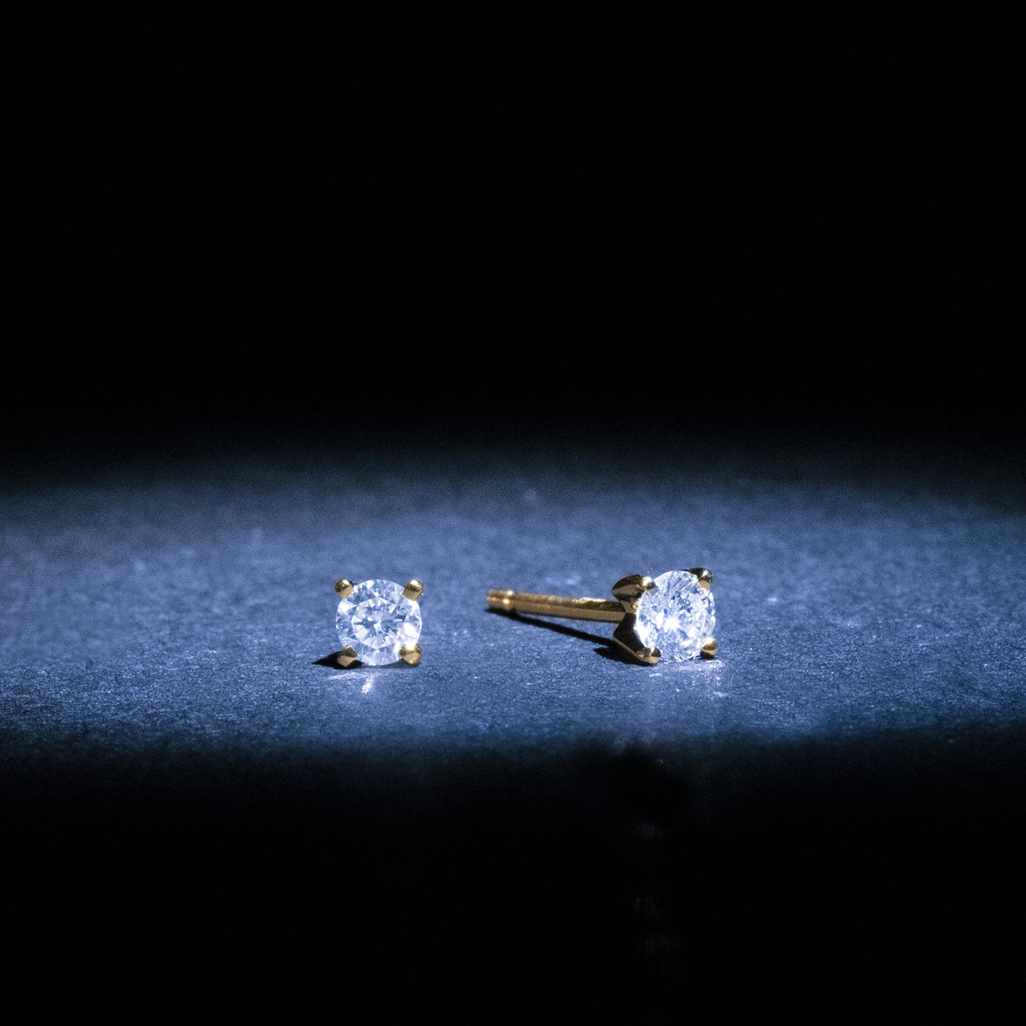 "Single Diamond 0.20" Earrings Diamonds 0.20/2 - 375/1000 Yellow Gold