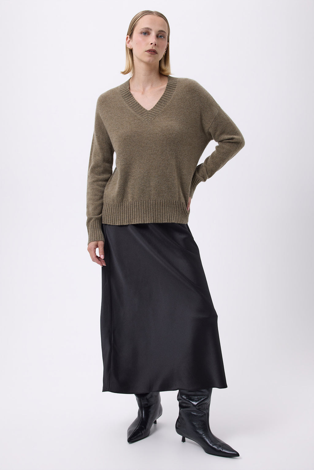 Oversized V-Neck Chunky Rib Everyday Jumper - Khaki Green - Women