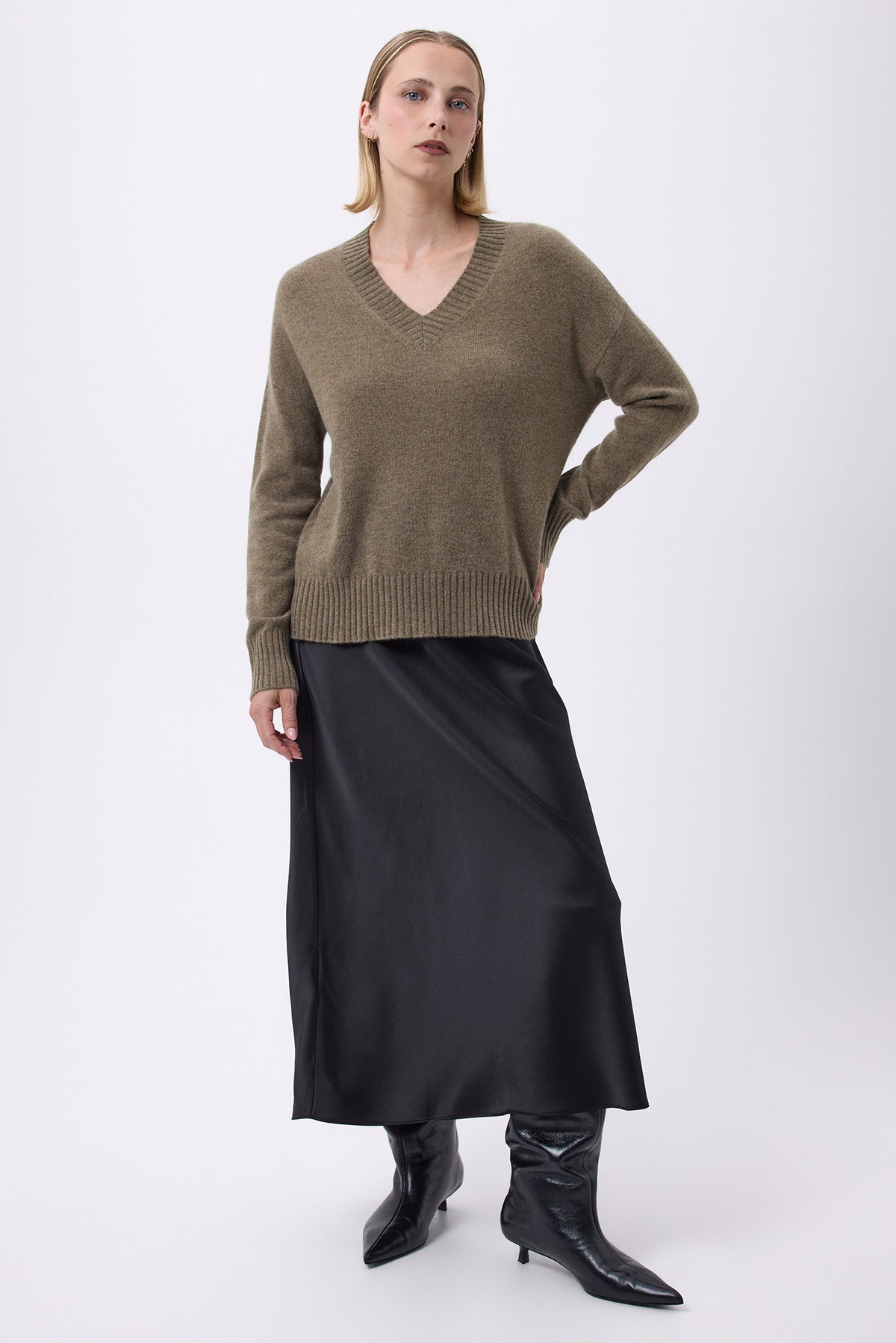 Oversized V-Neck Chunky Rib Everyday Jumper - Khaki Green - Women