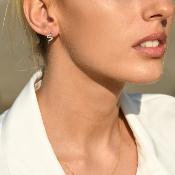 Boucles D'Oreilles "Saly" D 0,14/78 Saphir 0,044/4 - Or Blanc 375/1000