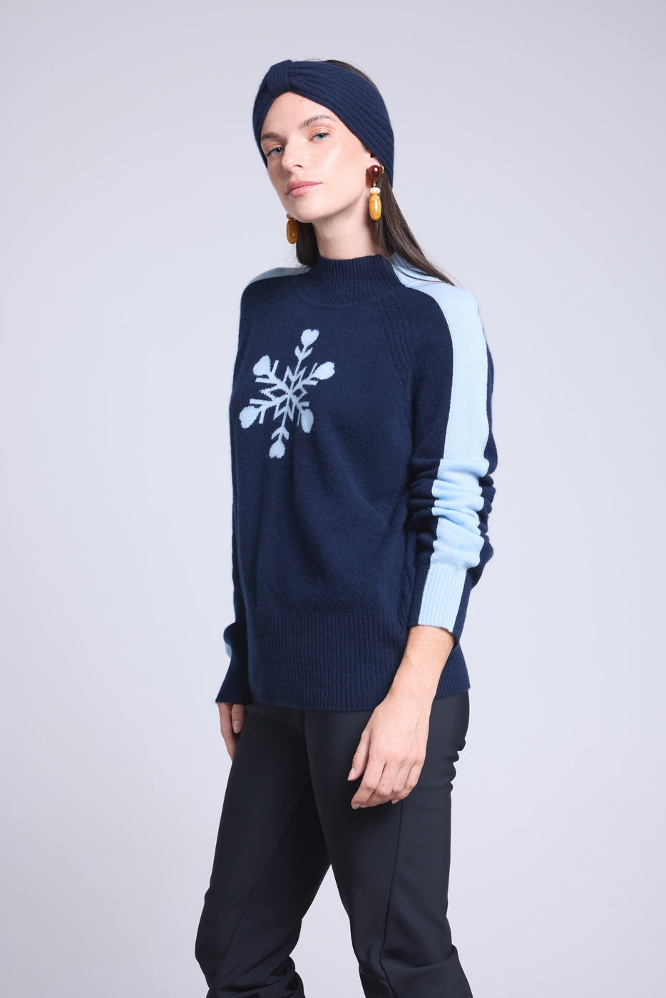 Trui met opstaande kraag en grote sneeuwvlok Flora - Marineblauw en hemelsblauw - Dames - 100% kasjmier