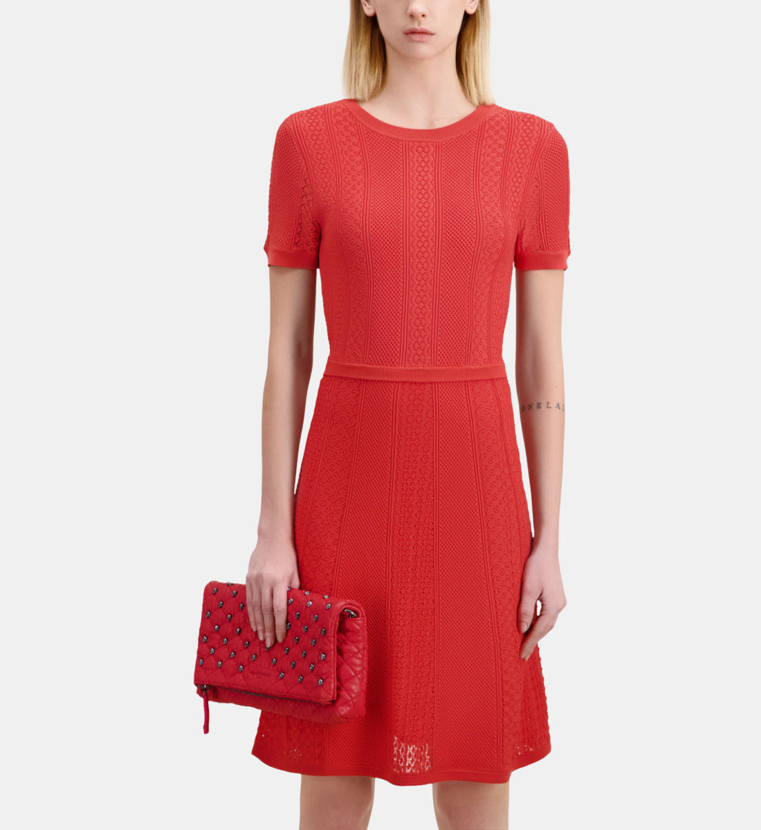 The Kooples - Vestido Corto Con Apertura en la Espalda y Detalles de Puntos