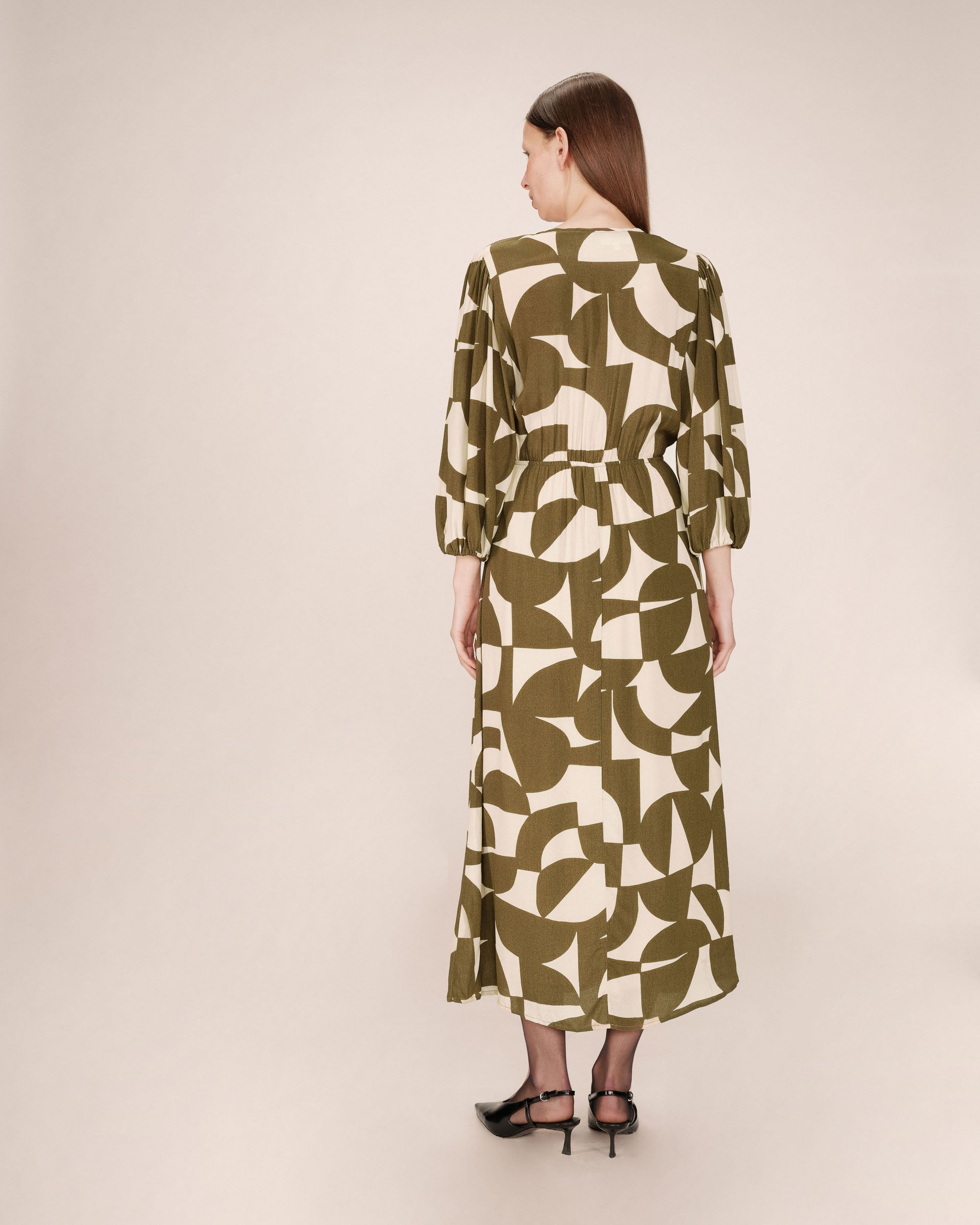 Vestido Corto Gráfico Oliva Shelly
