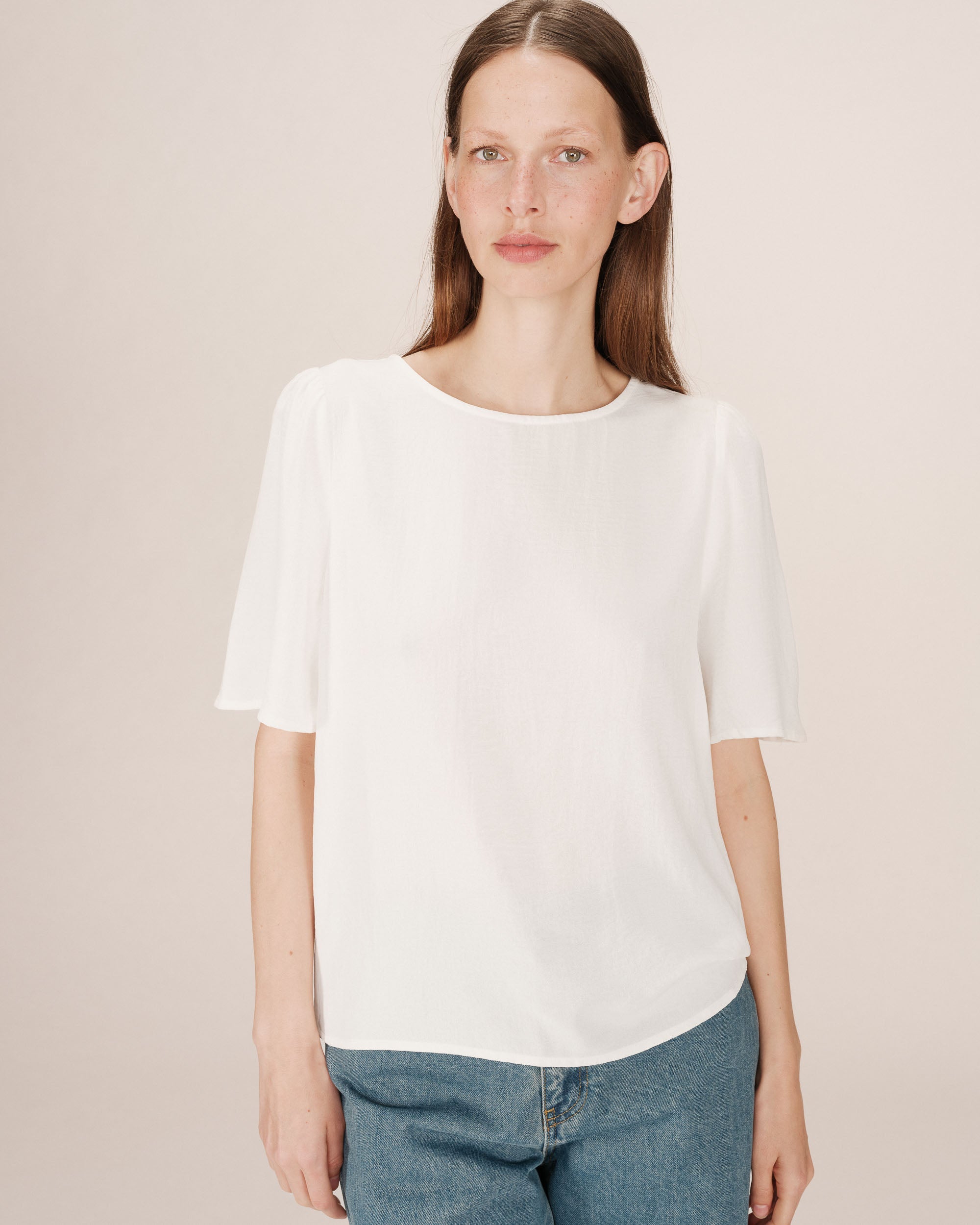 Ivory Round-Neck Fluid Top Shine