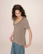 Camiseta Escote V Greige Stardust