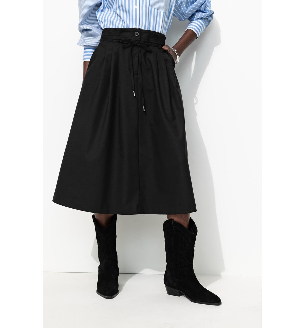 Falda midi lisa y acampanada para mujer - Liso Negro oscuro