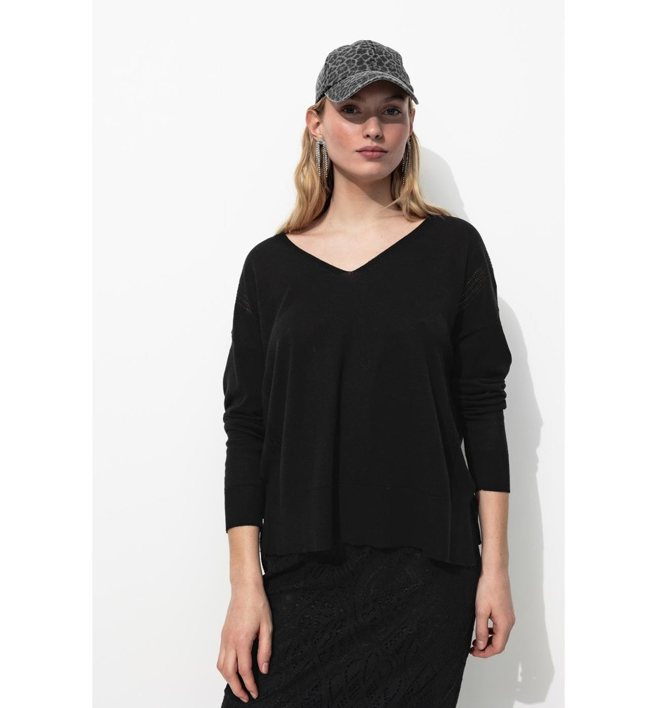 Women's Thin Openwork V-Neck Sweater - Plain Dark Black