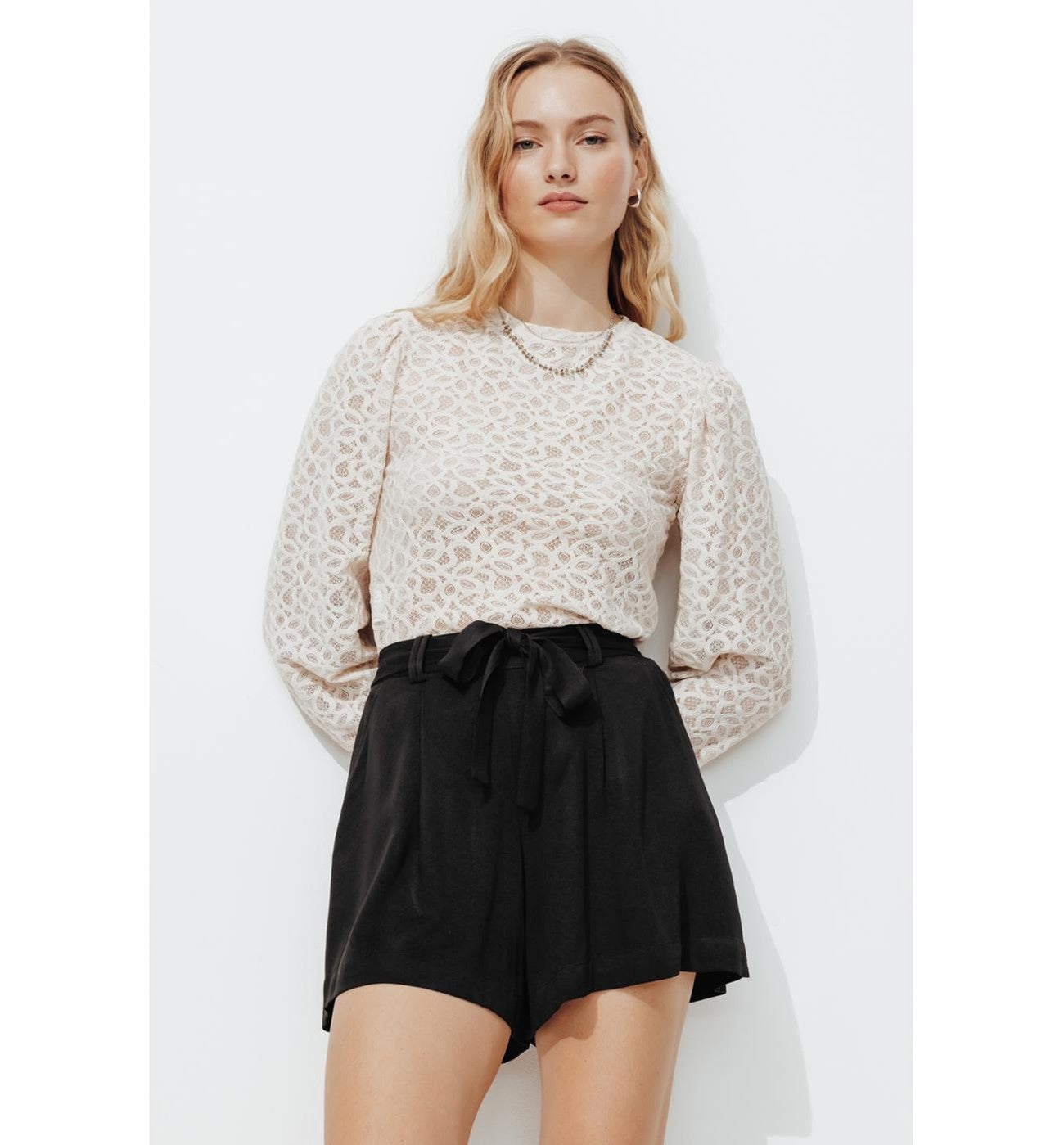 Eco-designed High Waisted Shorts - Plain Dark Black