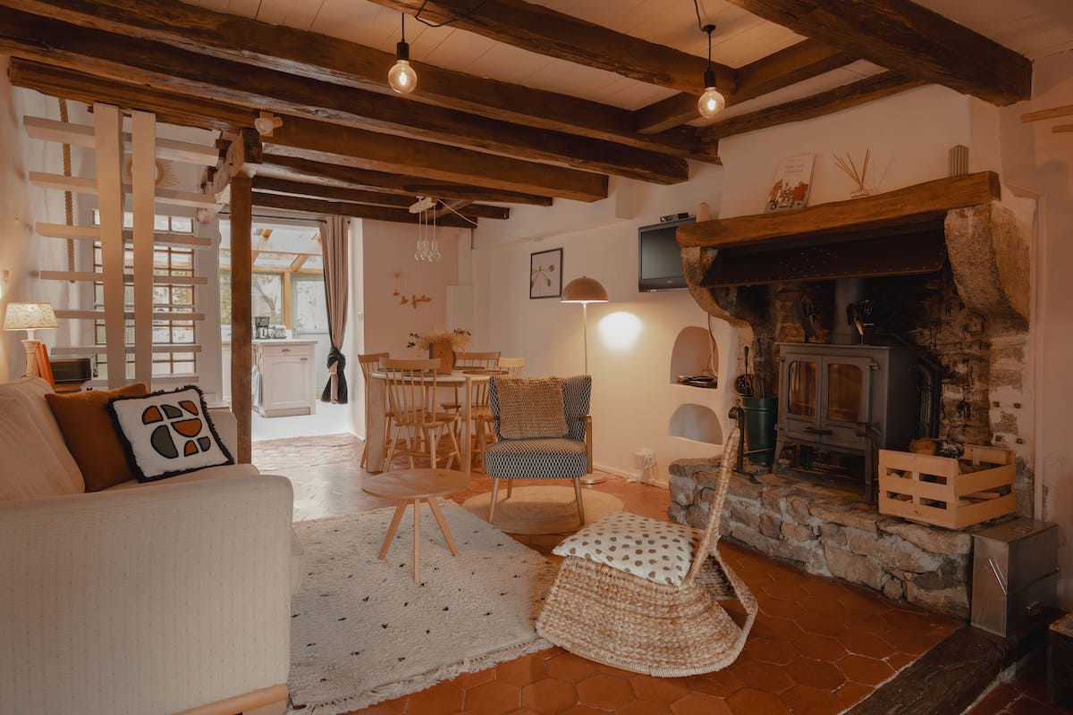 Dos Noches En Un Cottage Típicamente Borgoñón