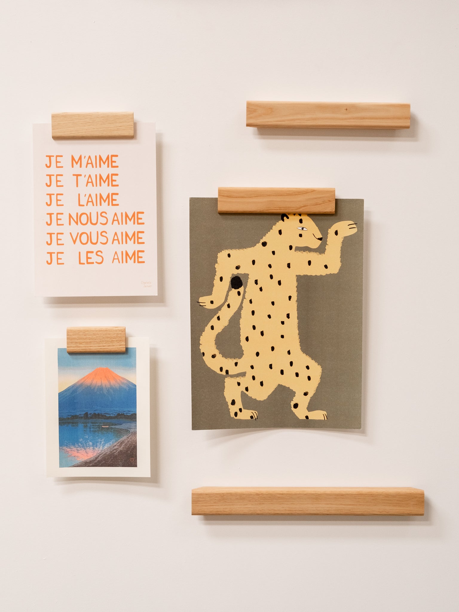 Raisin Poster Holder