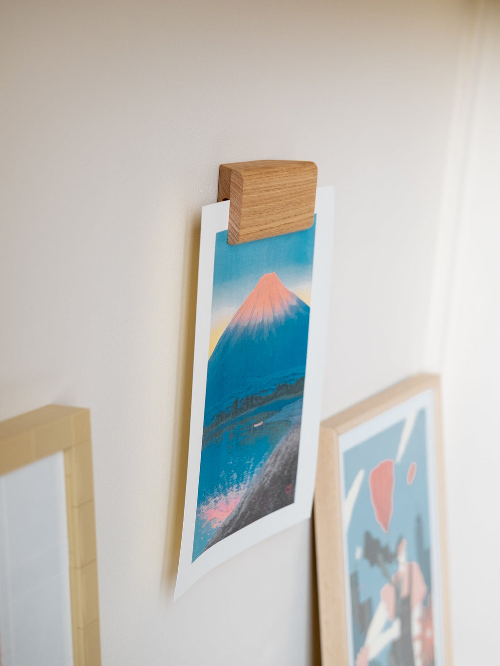 Raisin Poster Holder