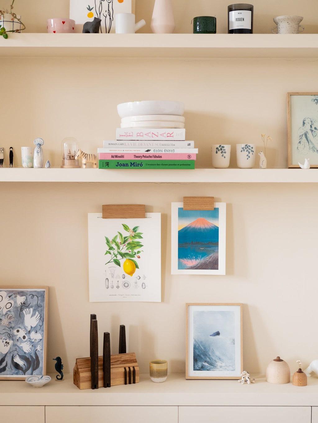 Raisin Poster Holder