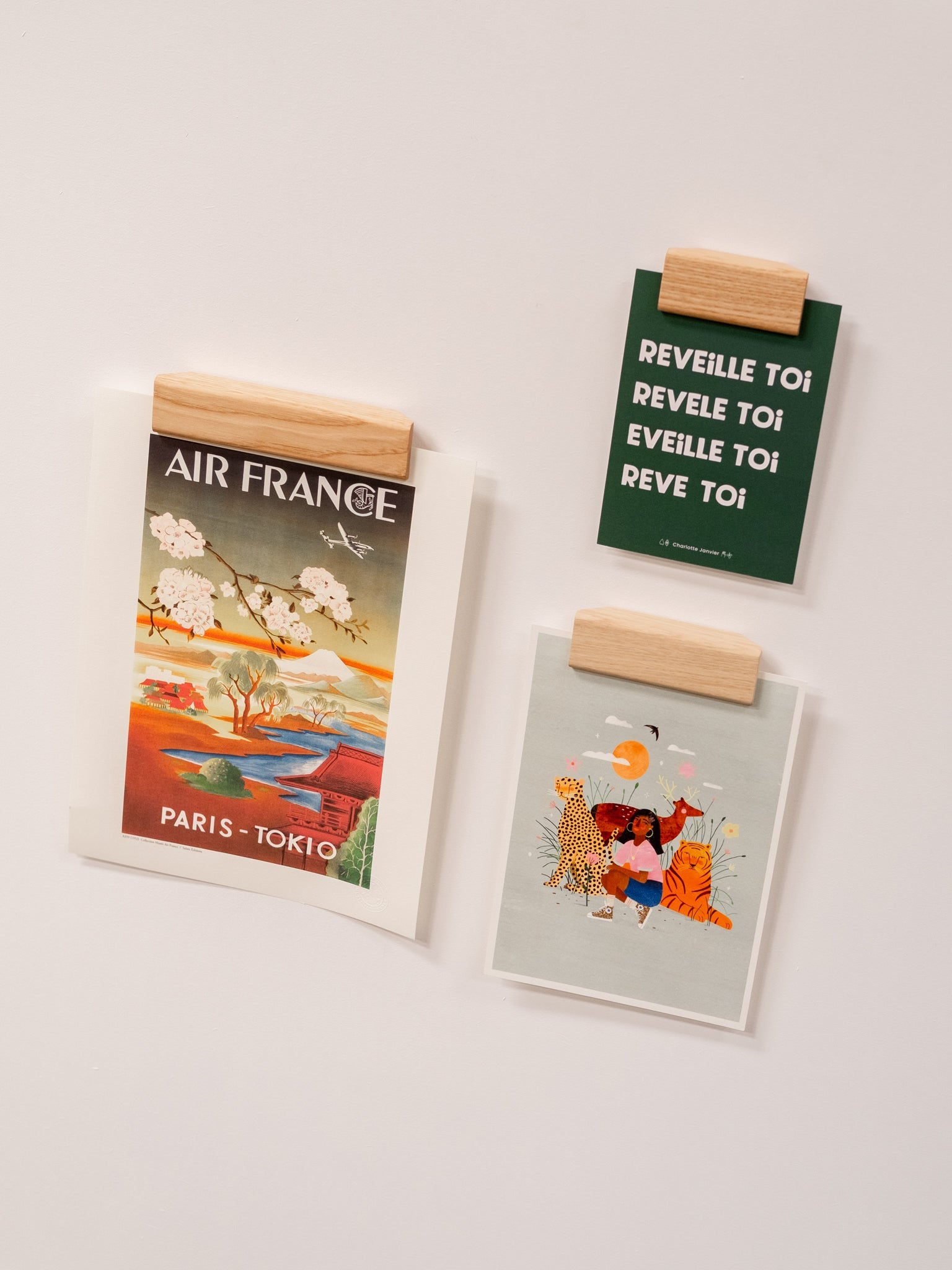 Raisin Poster Holder