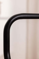 Detalles de Herrendiener JAMES mit elegantem, schwarzem Metallrahmen.