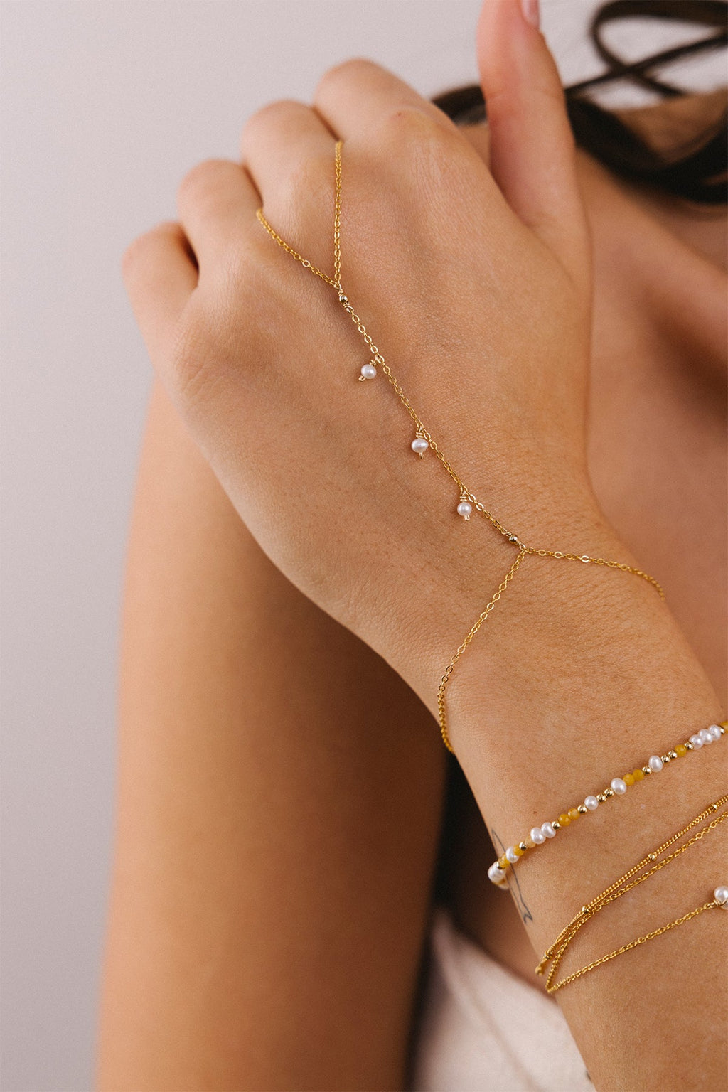 Handschmuck Nayla – Zuchtperle