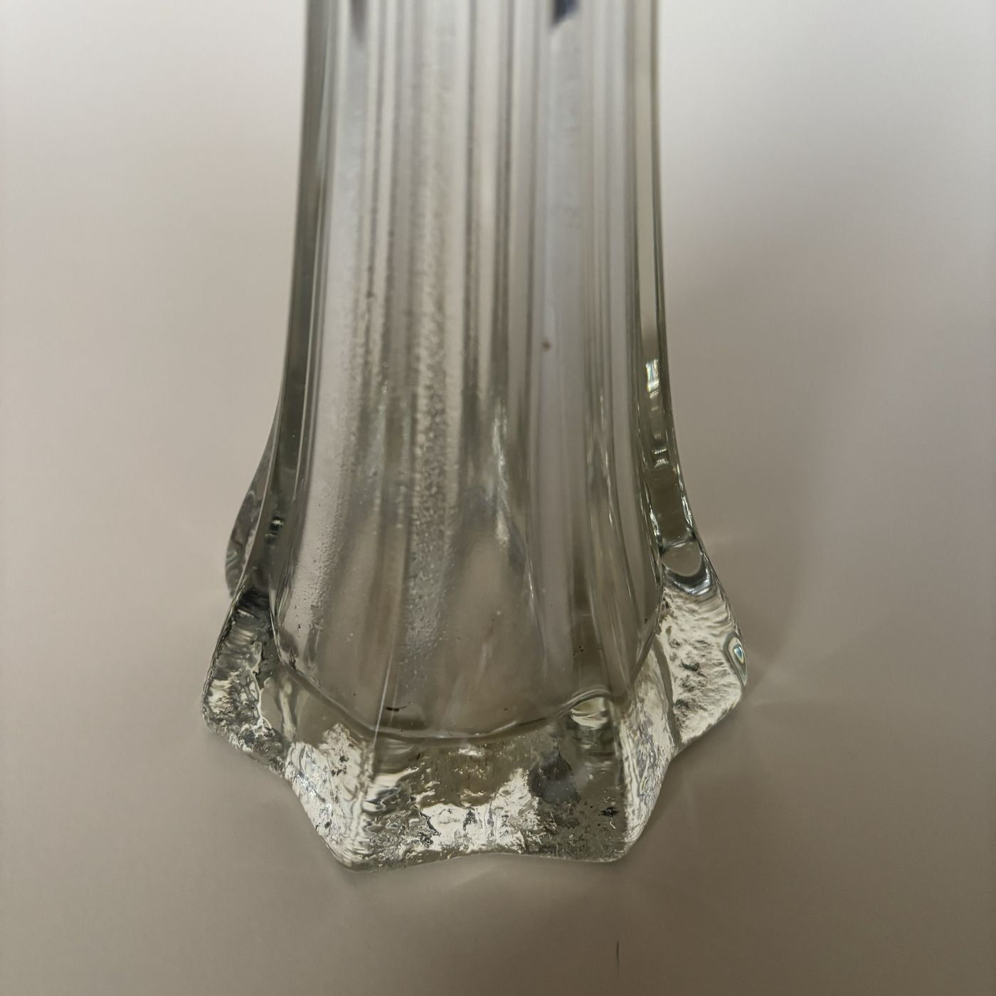 Glass Single-Flower Vase.
