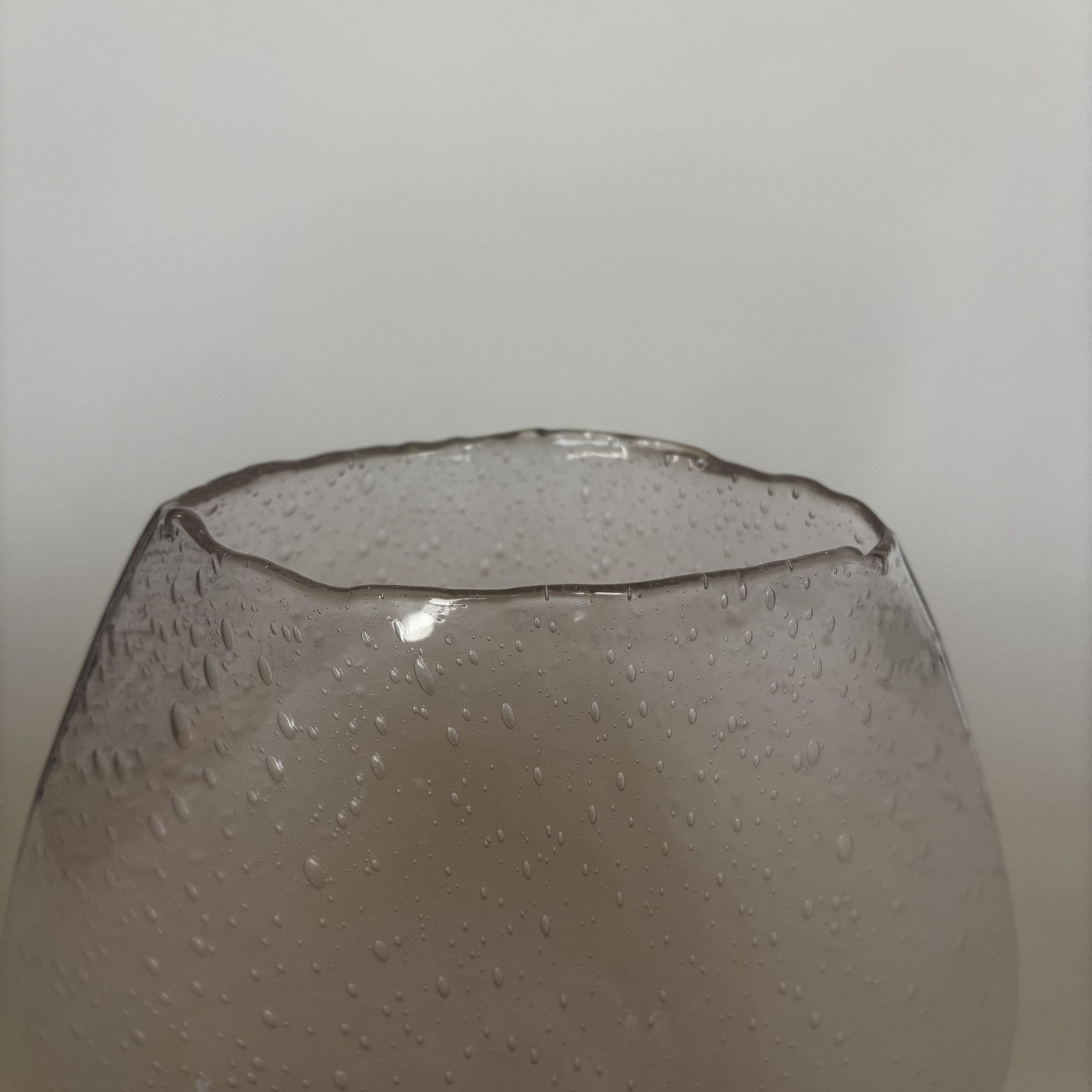 Vase Rose En Verre Bulé