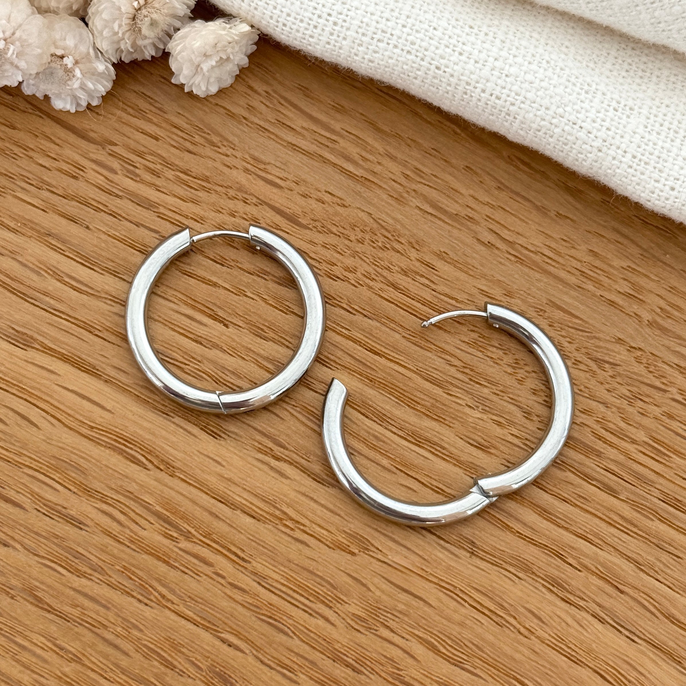Pendientes aros “Filo” acero plateado