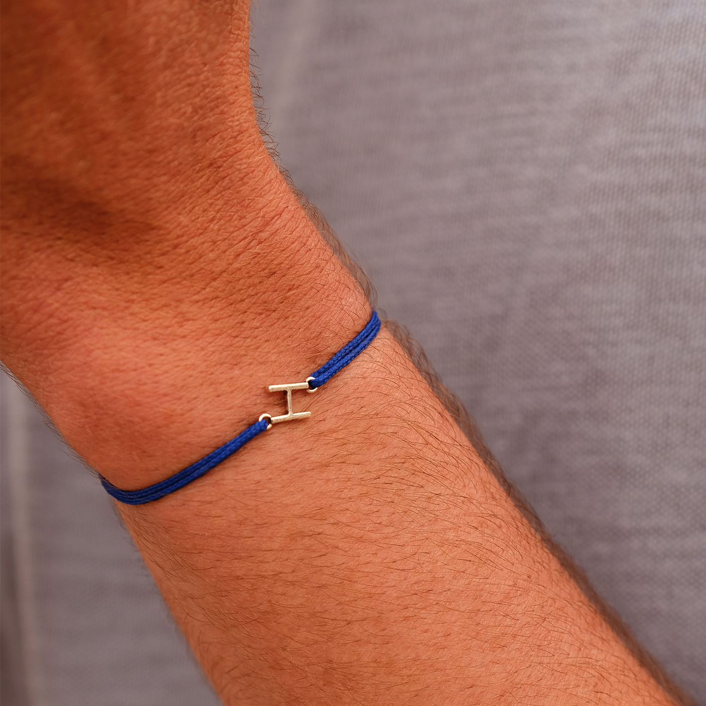 Pulsera H - Dorado - Negro