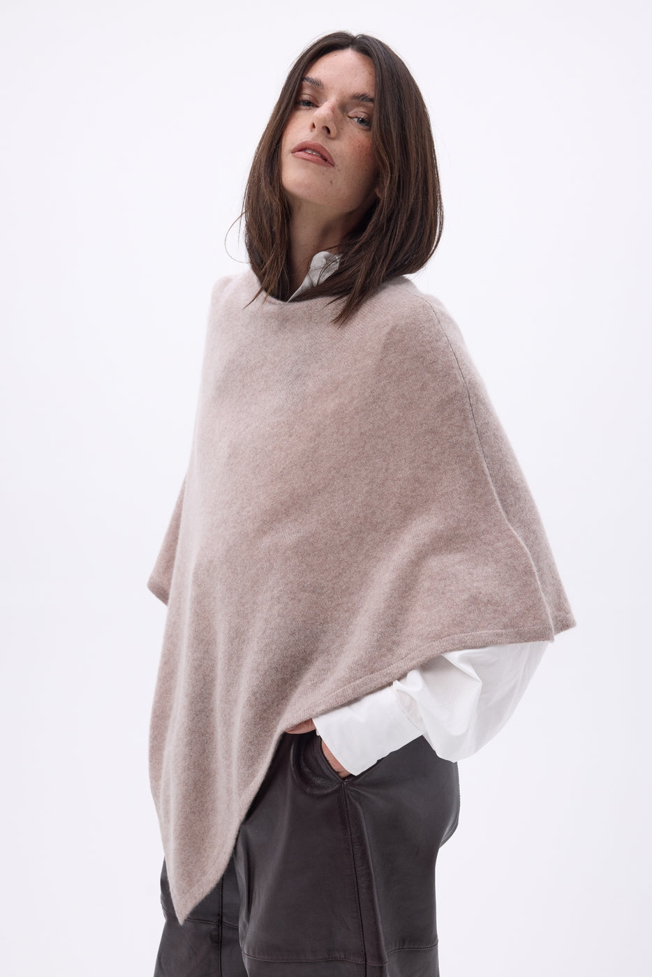 Capa Poncho Isadora - Avellana - Mujer