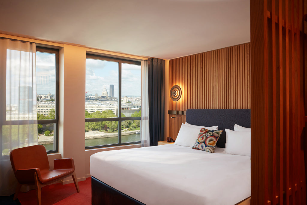 La Chambre Iconic Paris Skyline