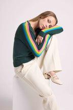 Pull Col V Bandes Arc En Ciel Manches Java - Vert Bouteille