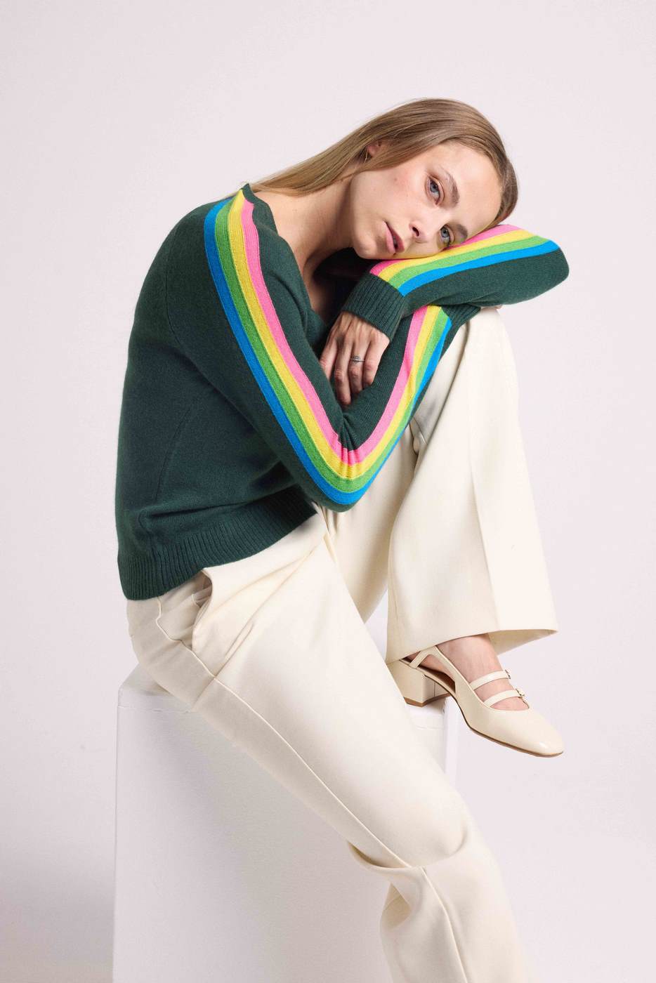 Pull Col V Bandes Arc En Ciel Manches Java - Vert Bouteille