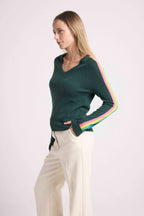 Pull Col V Bandes Arc En Ciel Manches Java - Vert Bouteille