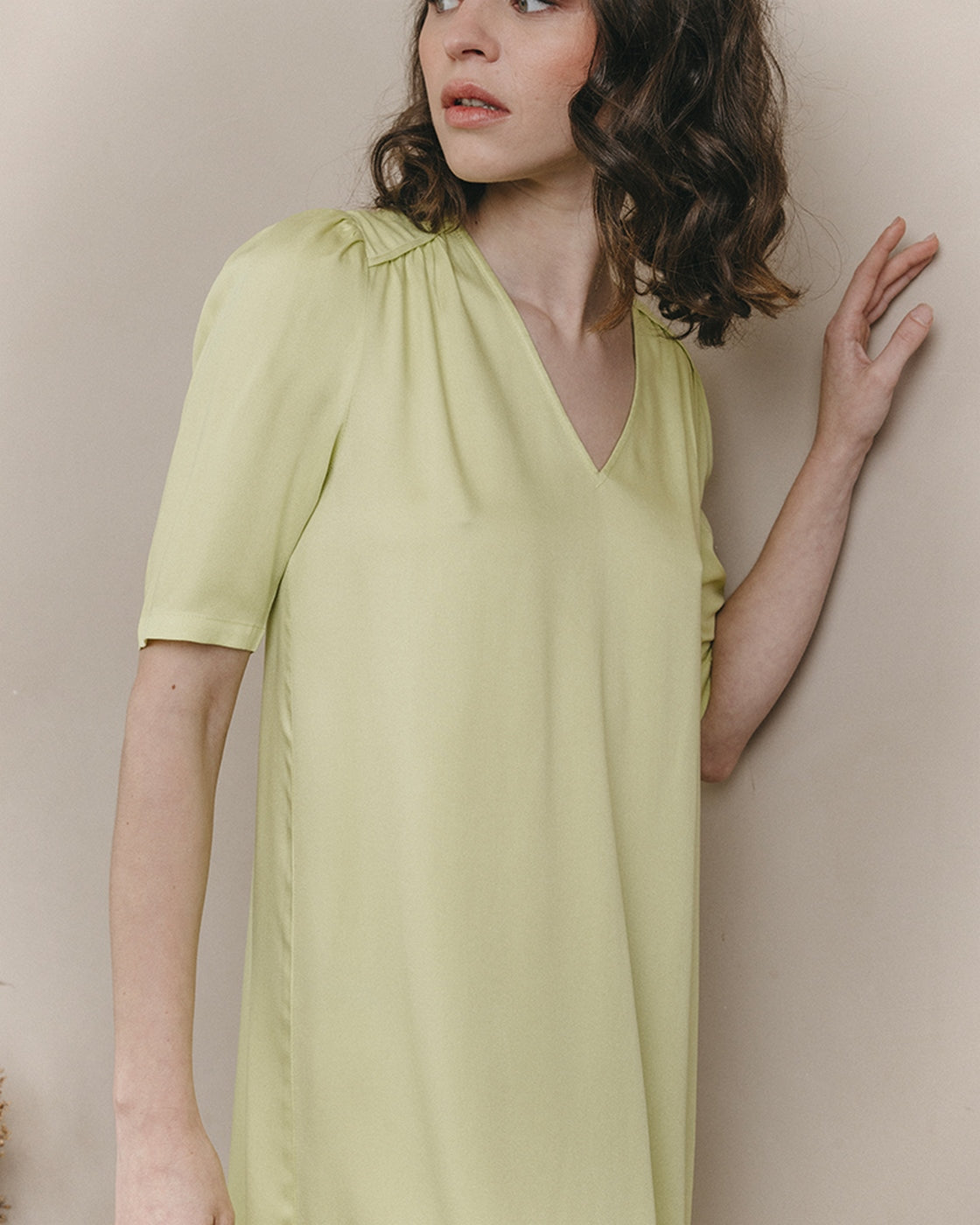 Vestido Corto Jinette - Kiwi