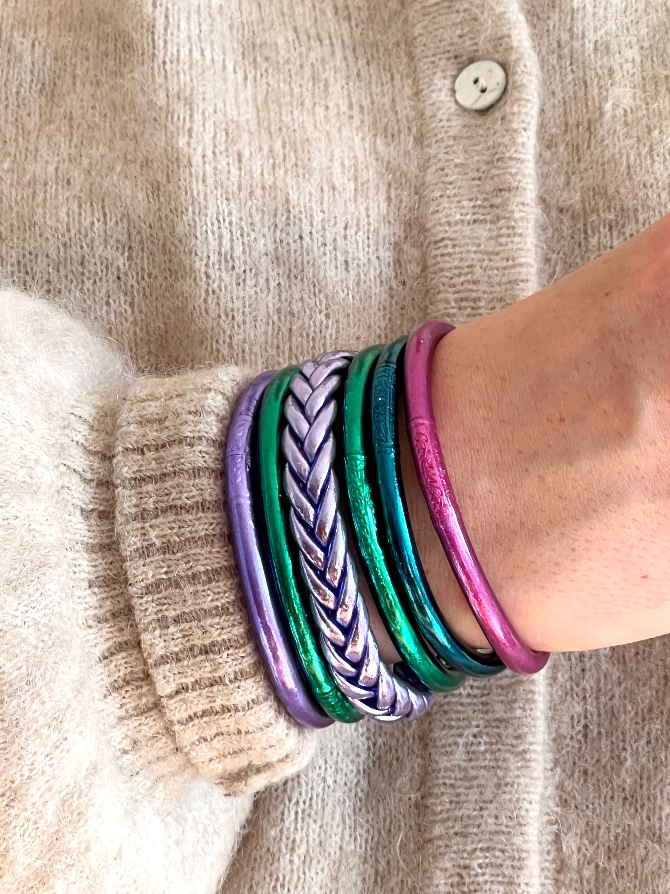 Buddhist Mantra Bangle Very Peri