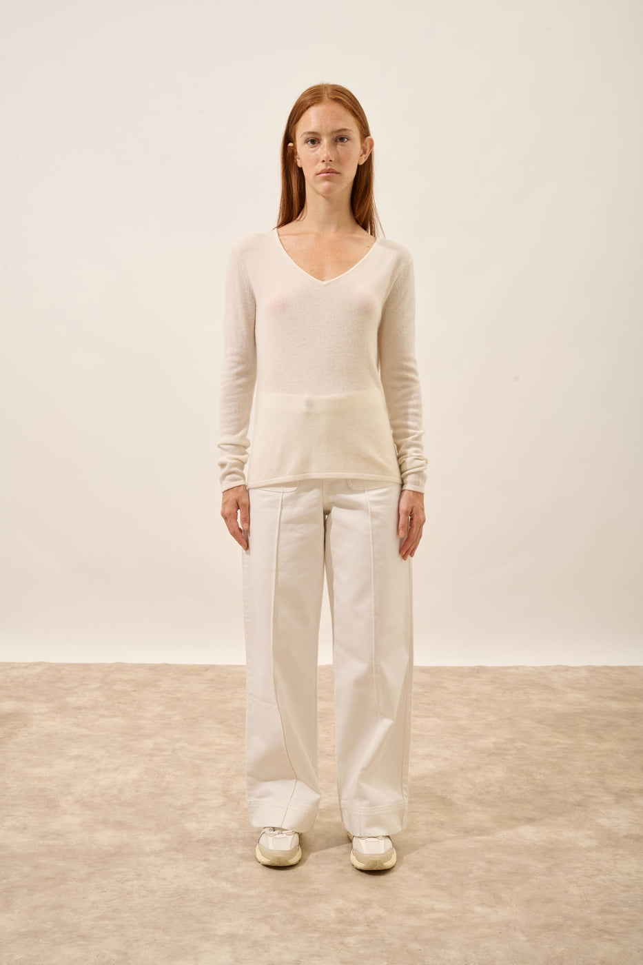 V-halset sweater - Joan - Råhvid