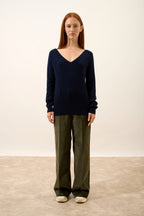 Sweter Z Dekoltem W Serek - Phoebe - Navy