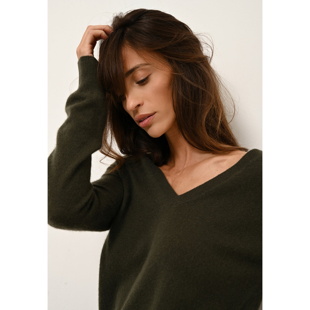 Sweter z dekoltem w serek – Phoebe – Khaki