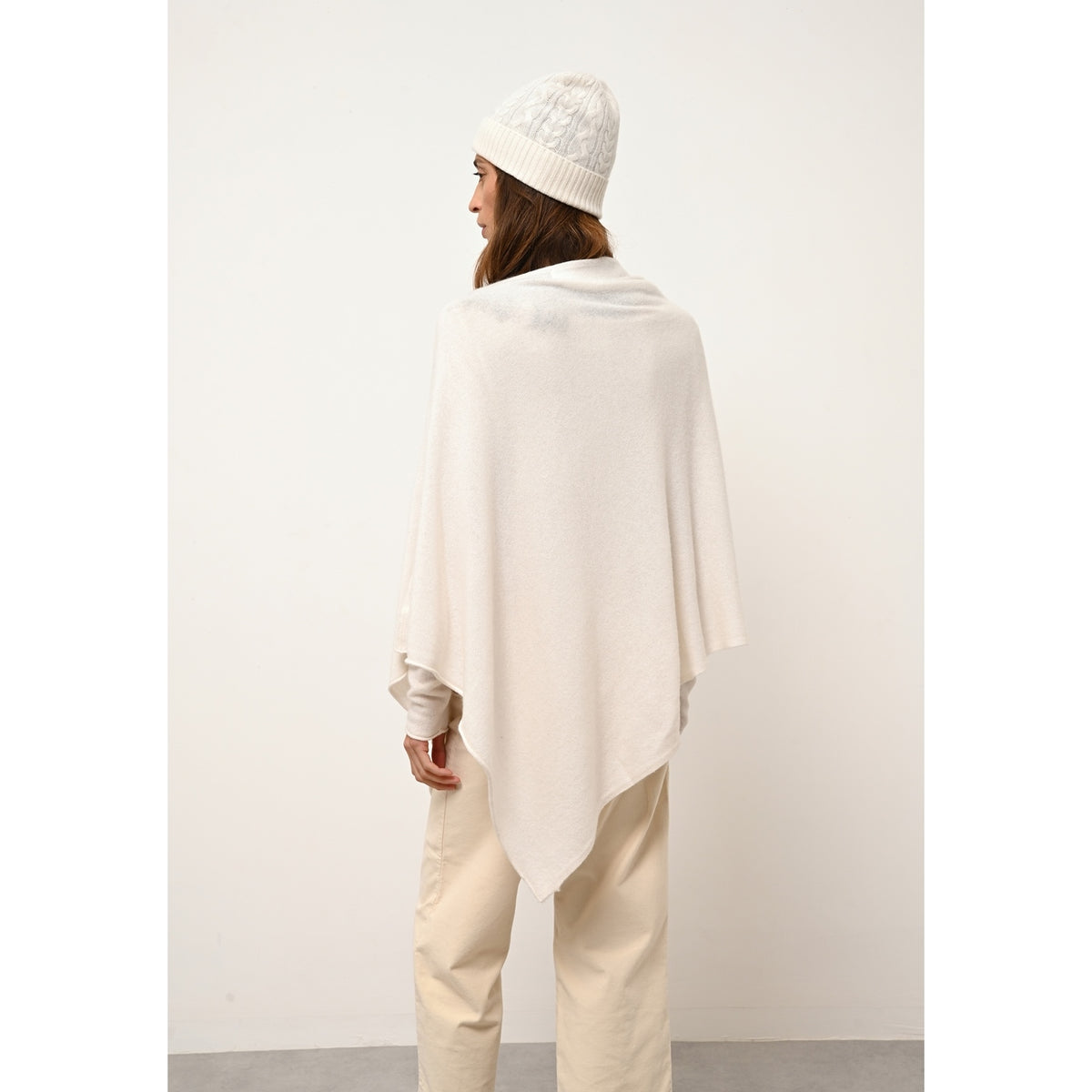 Poncho Meredith - Elfenbenshvid