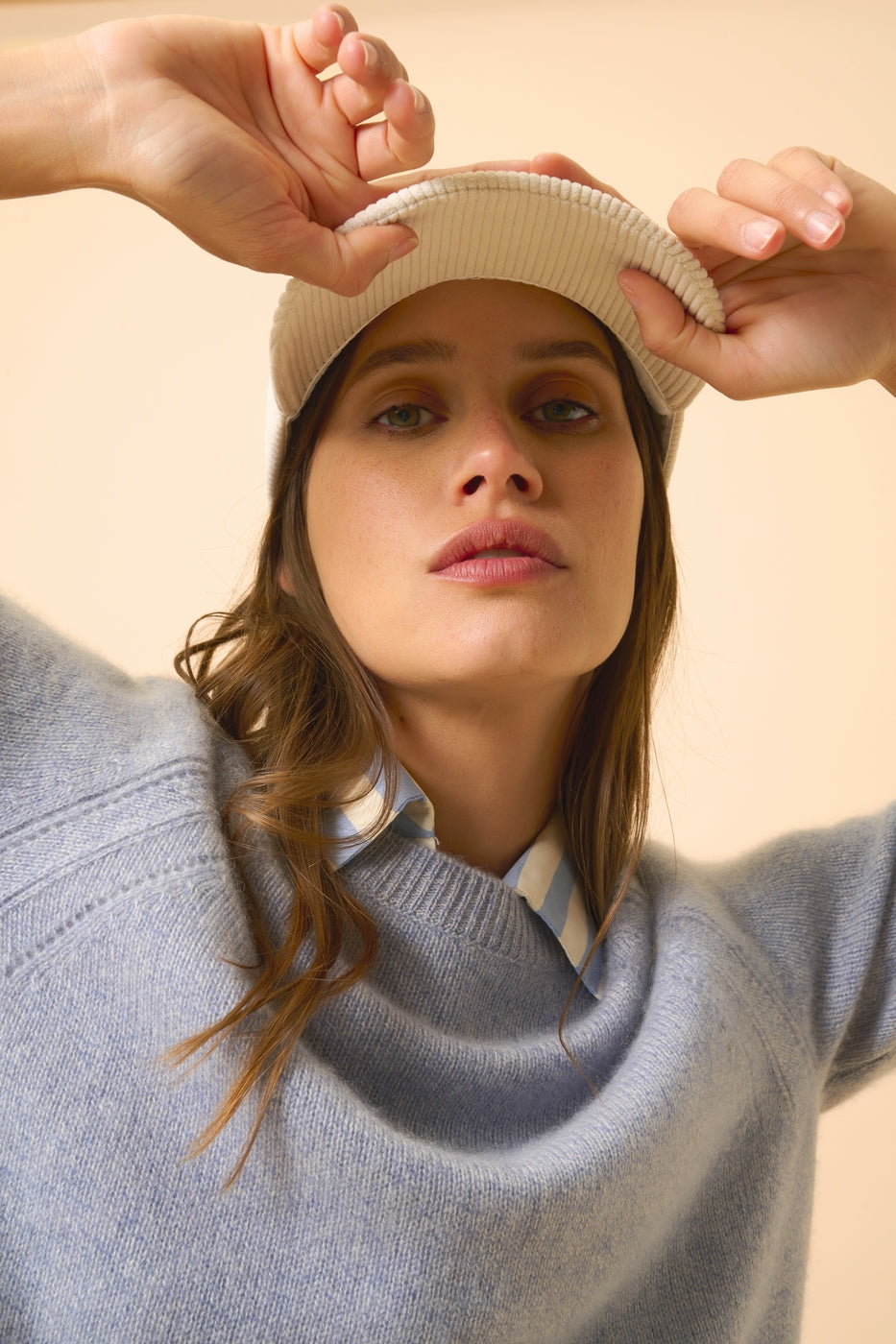4 Thread Round Neck Sweater - Arequipa - Ivory Blue