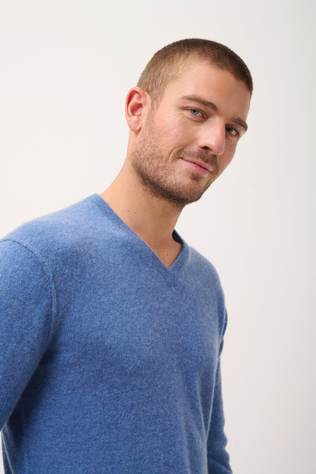 Jersey Cuello Pico - Tom - Azul Denim