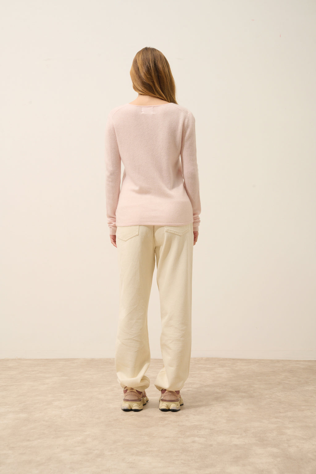 Jersey de cuello de pico Joan - 100 % cachemira de 2 cabos - Poudre - Mujer
